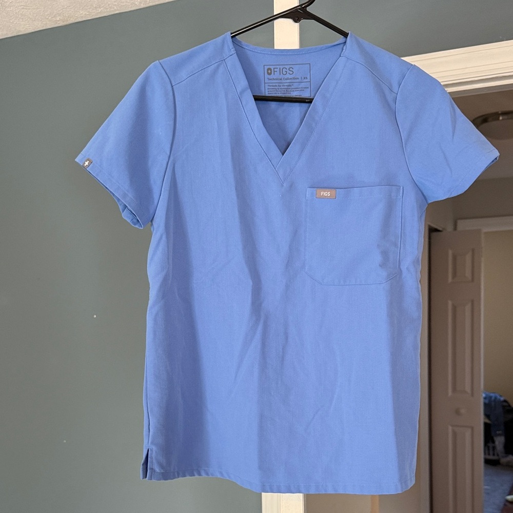 XS Set FIG women’s Blue V-Neck Shirt and pants